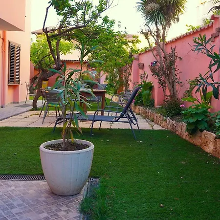 Flowery Hotel apartamentowy 3*