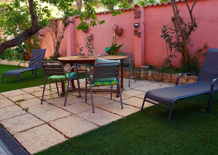 Flowery Lägenhetshotell 3*