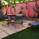 Flowery Aparthotel 3*