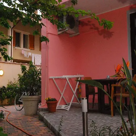 Hotel apartamentowy Flowery 3*