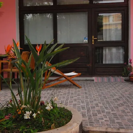 Flowery Hotel apartamentowy 3*